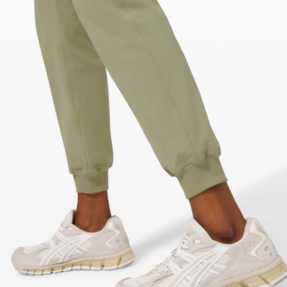 Lululemon Stretch High-Rise Jogger Full Length - Picture 2 of 7